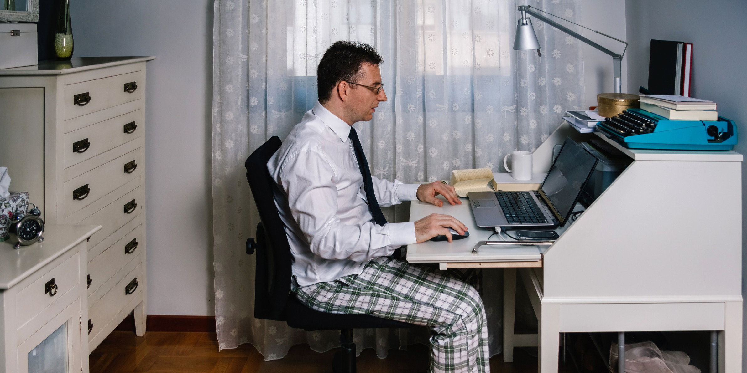10 GIFs That Sum Up Working From Home in Sales