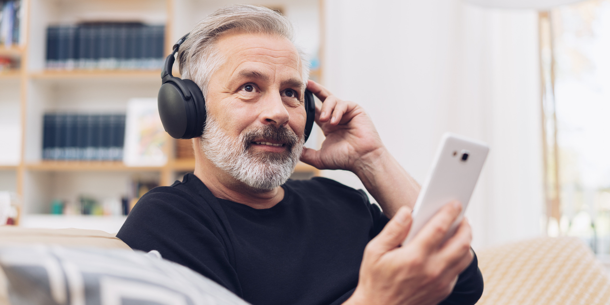 5 Sales Podcasts That Motivate Sales Teams