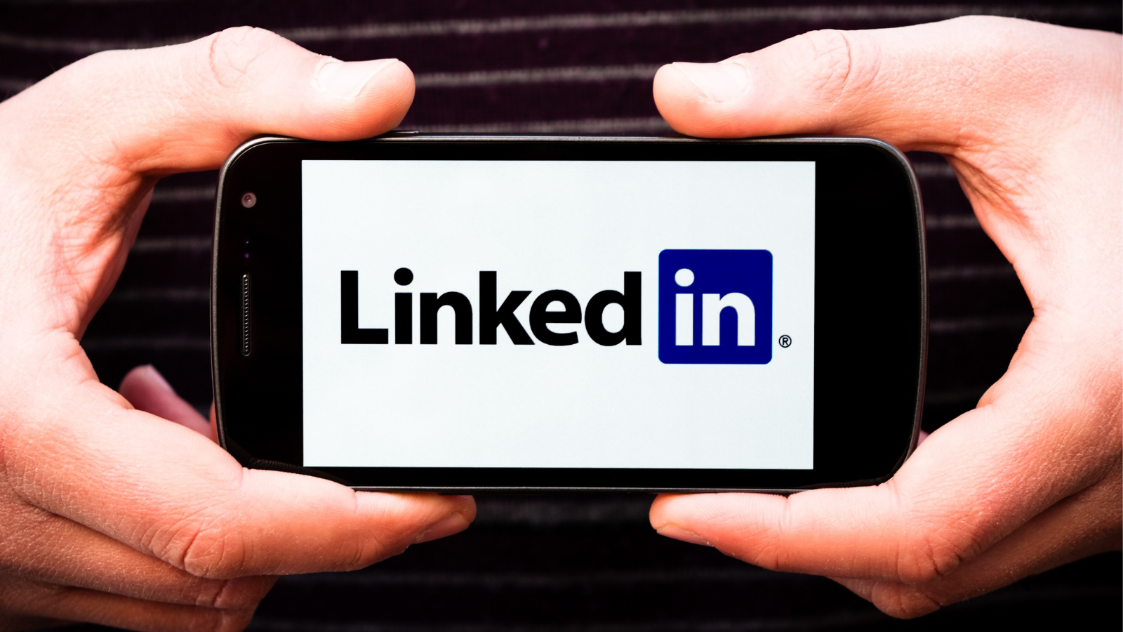How to Sell Through LinkedIn (Your Complete Guide)